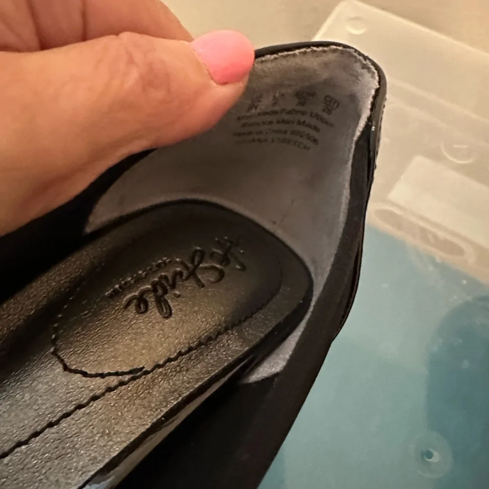 Life Stride Black Patent Wedge Heels Comfort Slip-On Size 9N EUC